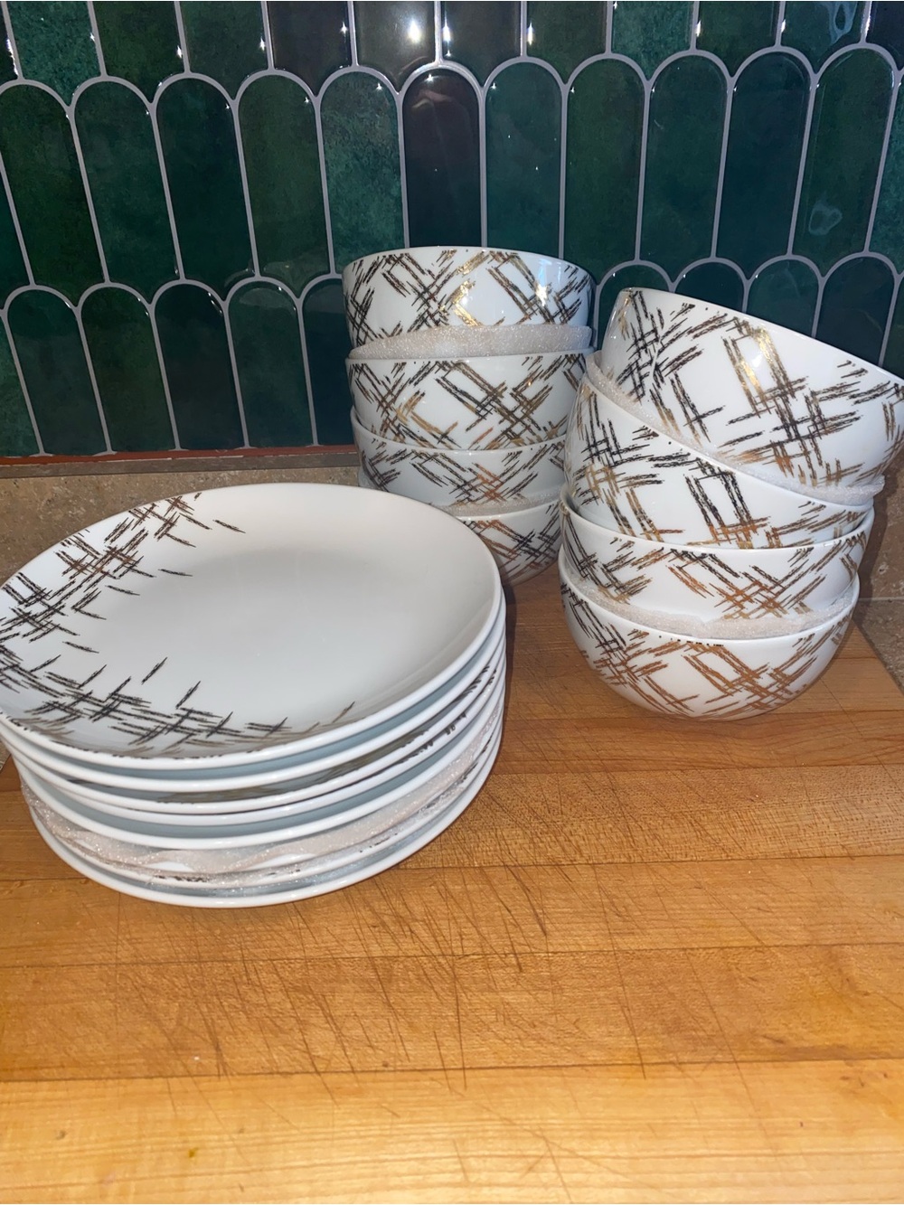 Nate Berkus for Target 16-Piece Porcelain Dinnerware Set White Black Gold